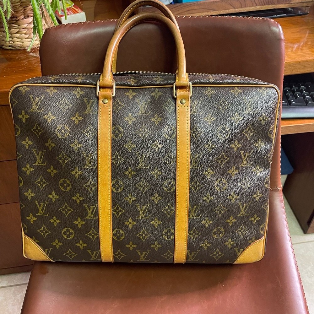 Authentic Louis Vuitton Monogram Document Porte - image 1